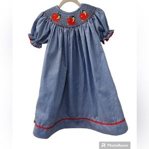 Adorable blue/white  gingham puff sleeve smocked dress 3T